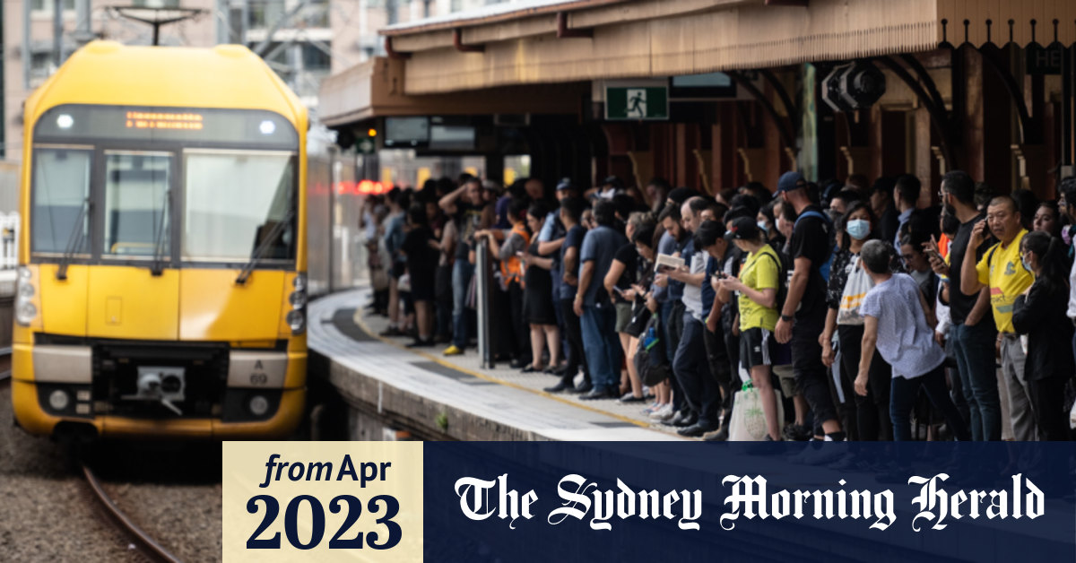 Sydney train delays Drivers told to use walkietalkie radios as backup